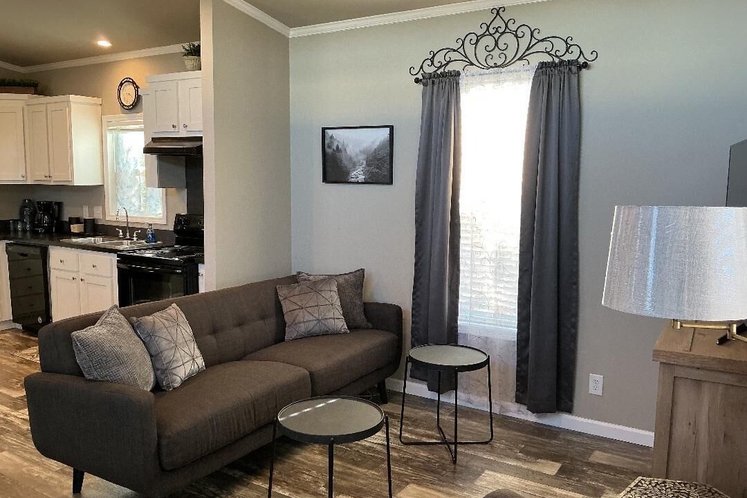 Photo of Livingroom in Edgewood