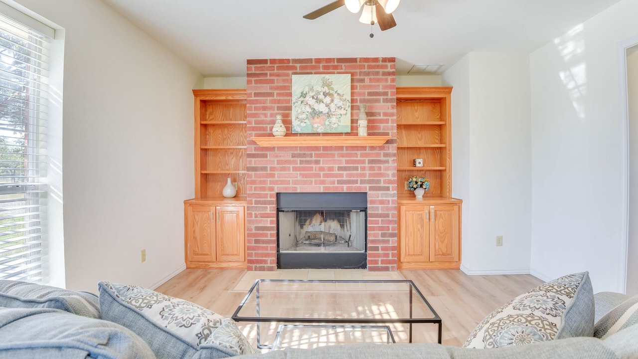 Photo of Livingroom in Sanger