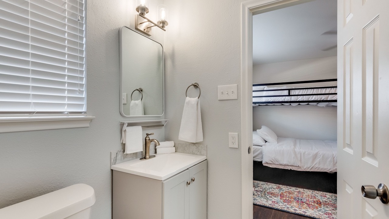 Photo of Bathroom in Park Central