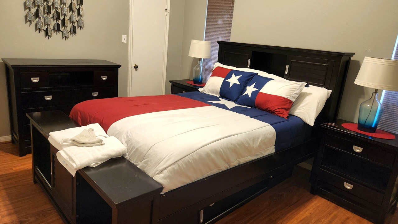 Photo of Bedroom in Panther Creek