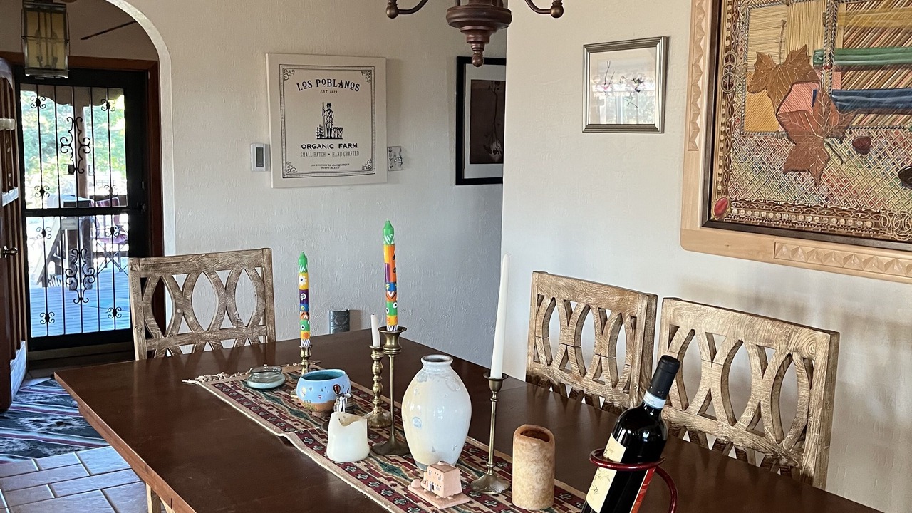 Photo of Livingroom in Sandia Knolls