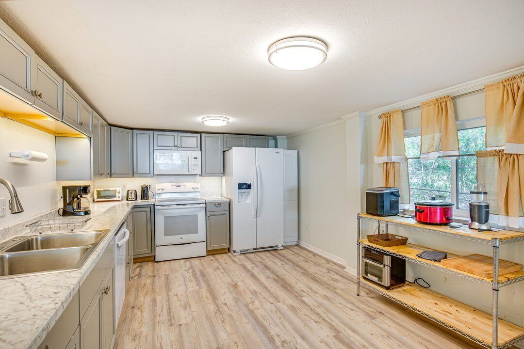 Photo of Kitchen in Gun Barrel City