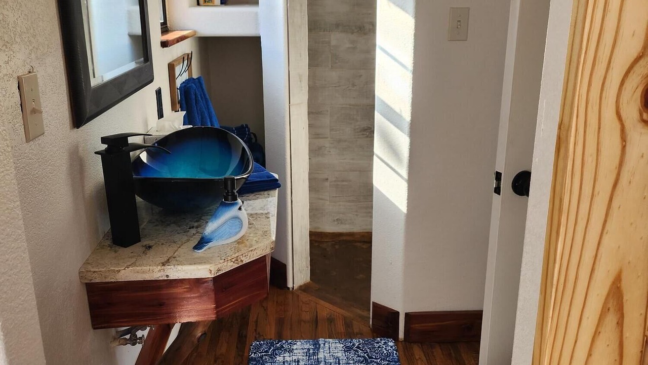 Photo of Bathroom in Cayuga