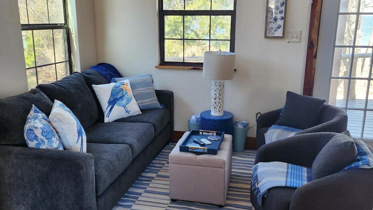 Photo of Livingroom in Cayuga