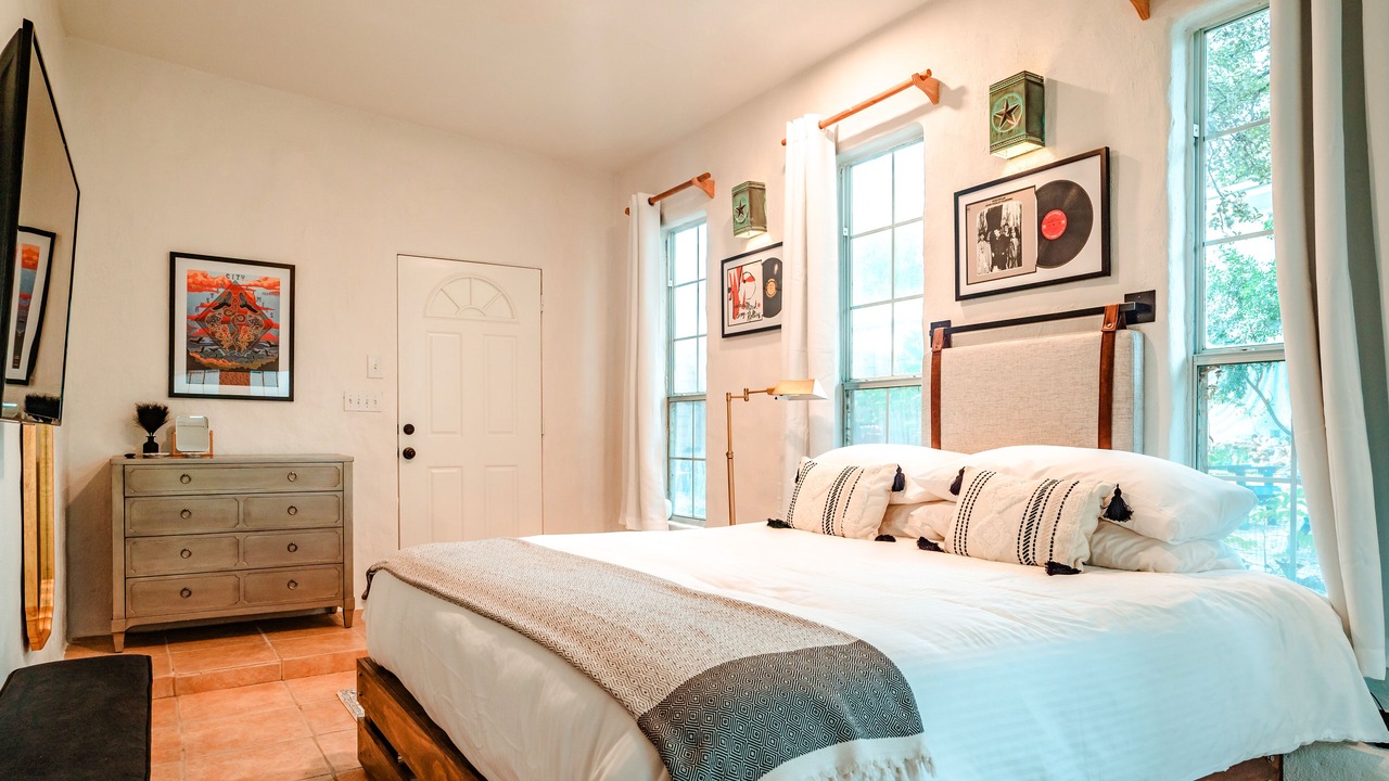 Photo of Bedroom in Dawson