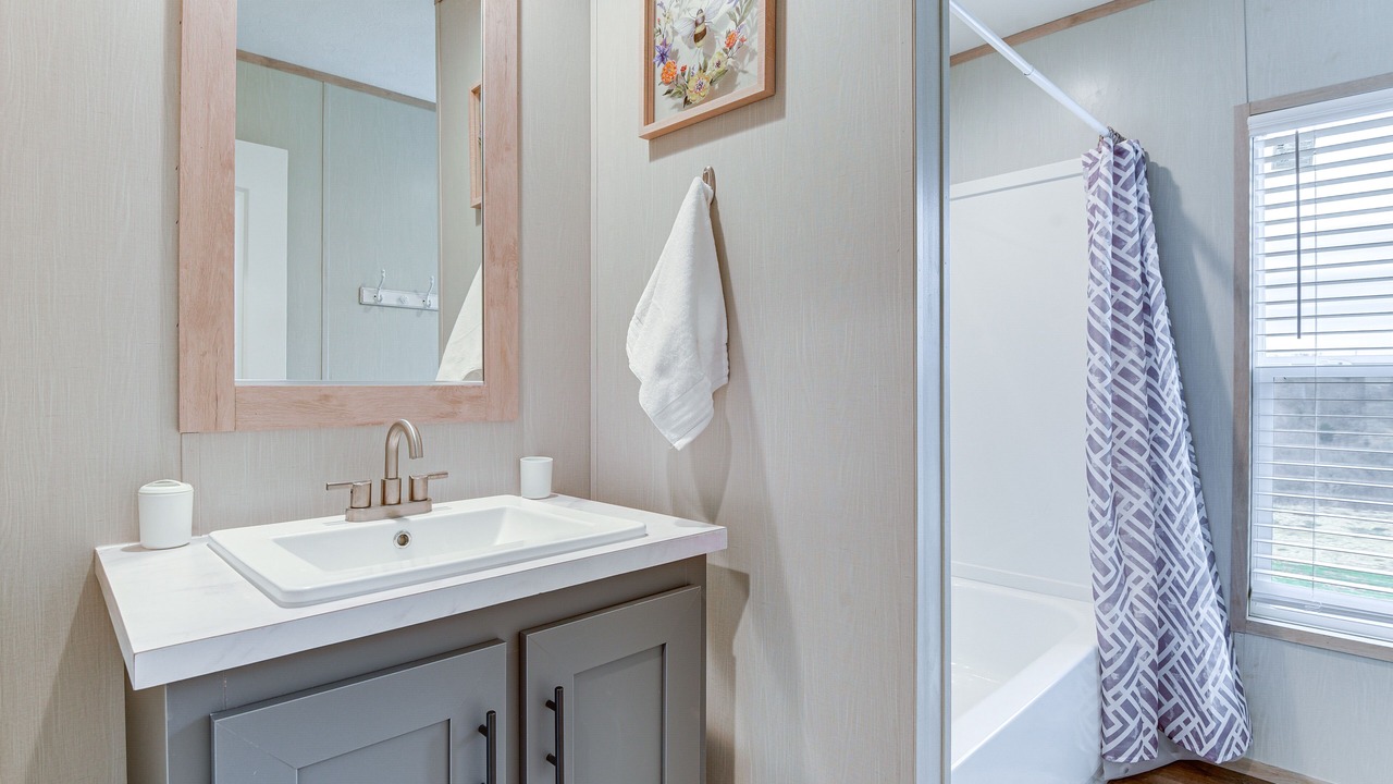 Photo of Bathroom in Hudson Oaks