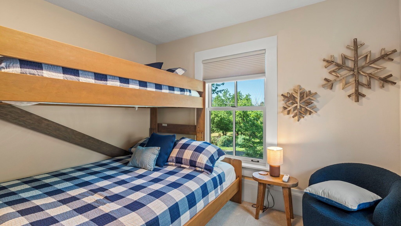 Photo of Bedroom in Hermosa