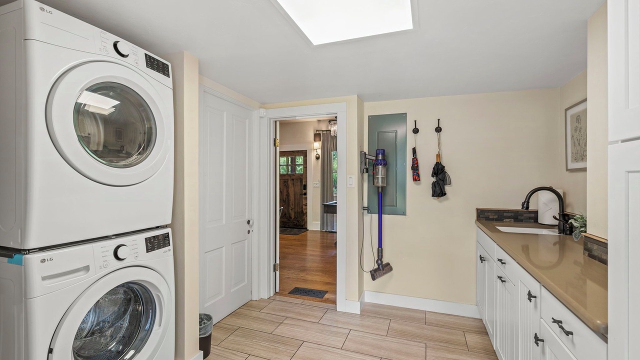 Photo of Bedroom in Hermosa