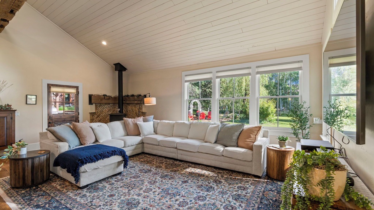 Photo of Bedroom in Hermosa