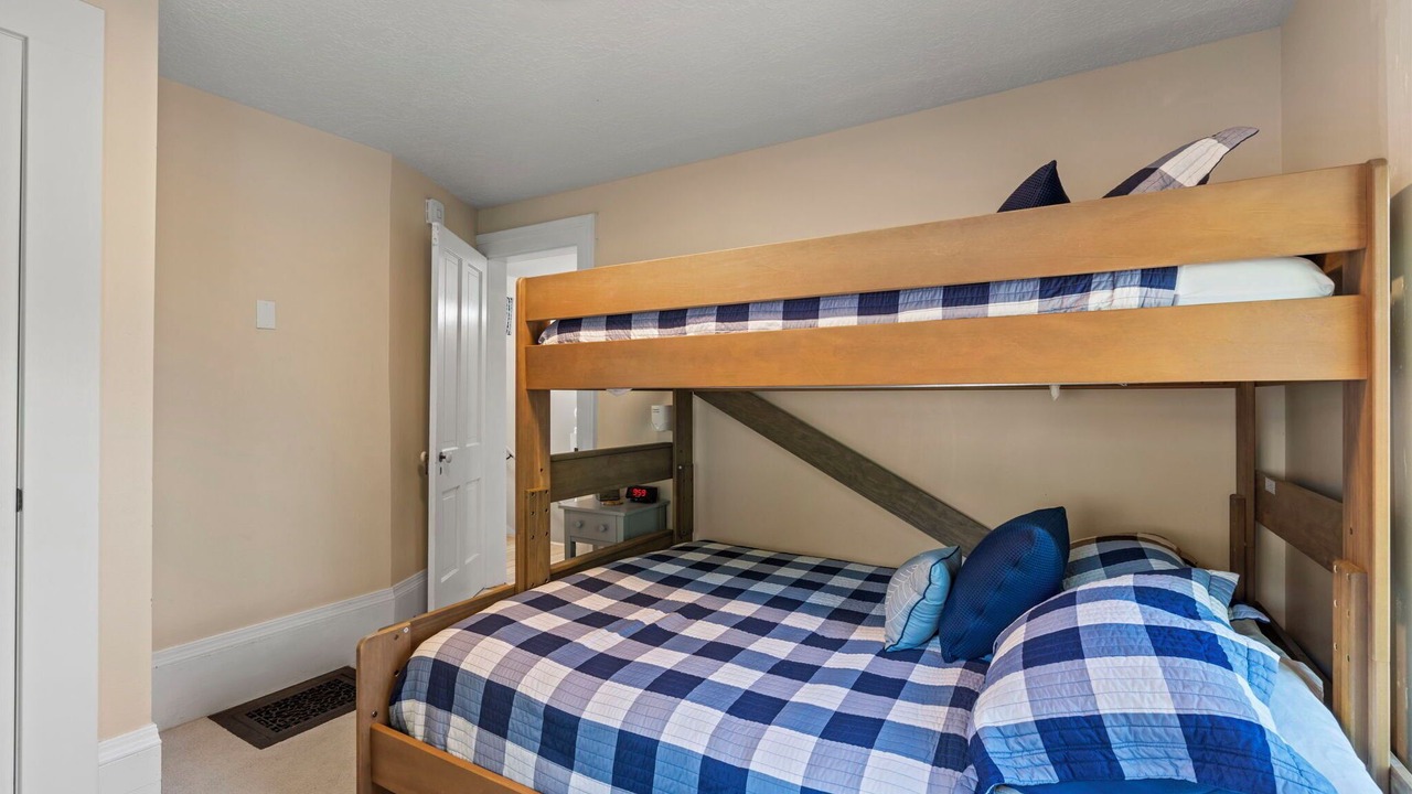 Photo of Bedroom in Hermosa