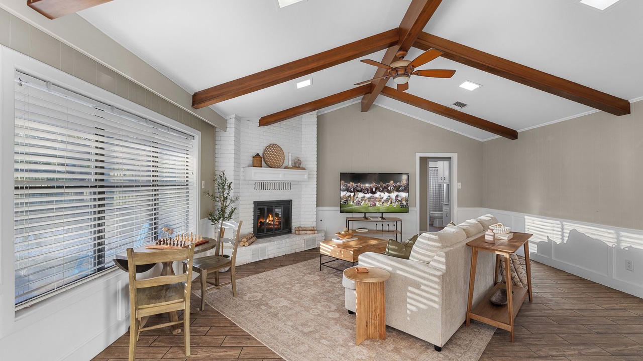 Photo of Livingroom in Windwood