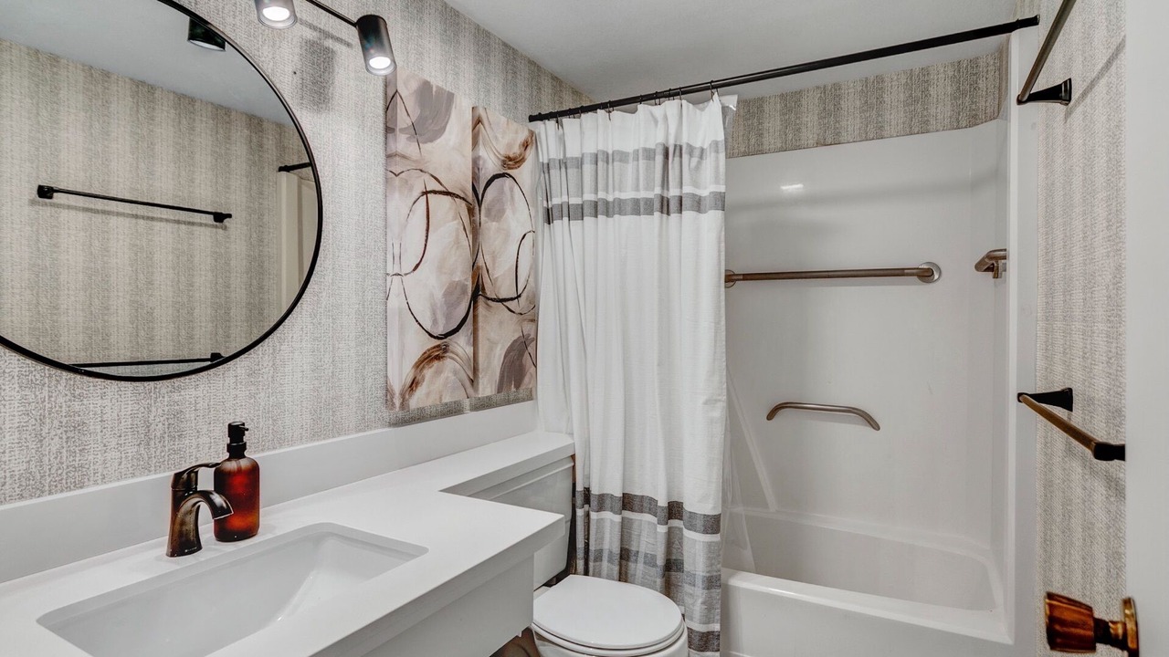 Photo of Bathroom in Brookeland