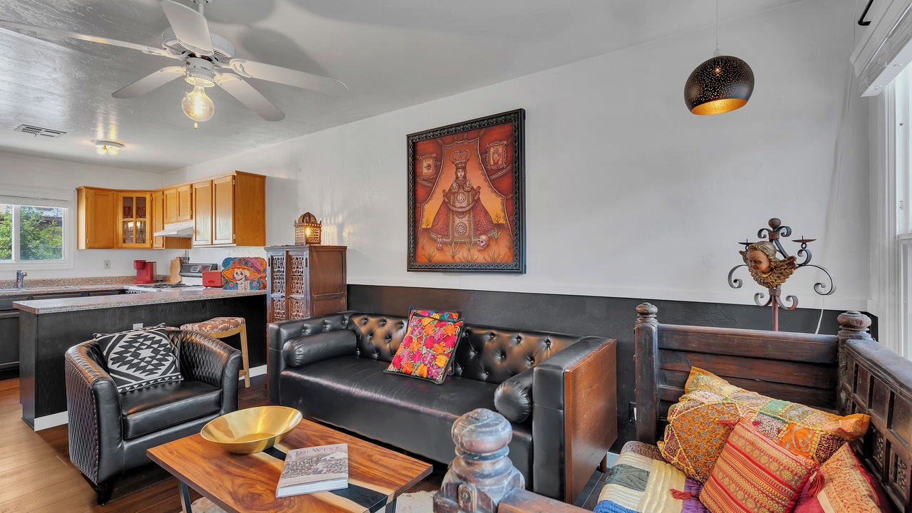 Photo of Livingroom in West University