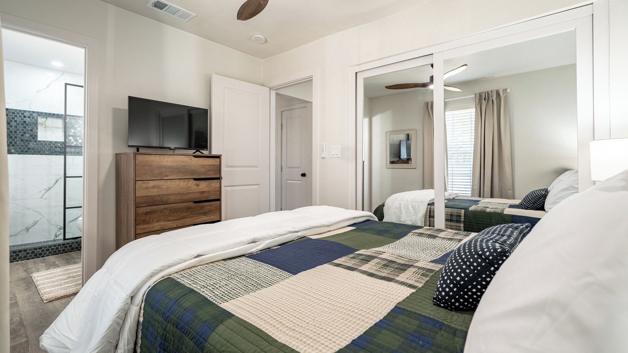 Photo of Bedroom in Cedar Creek Reservoir