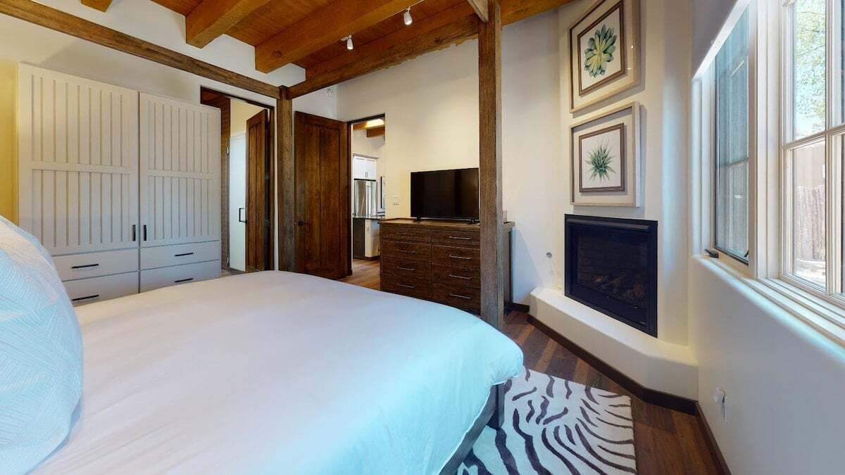 Photo of Livingroom in Historic Eastside