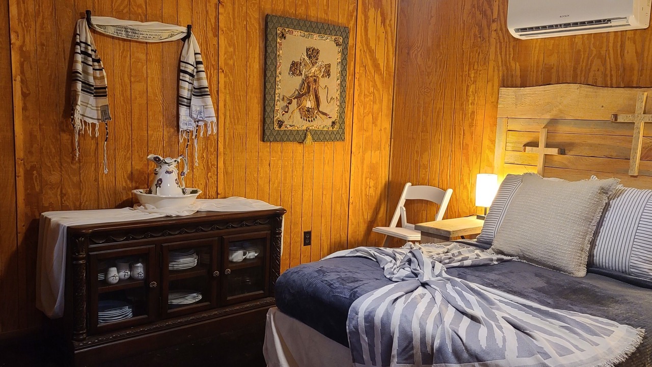 Photo of Bedroom in Mineola