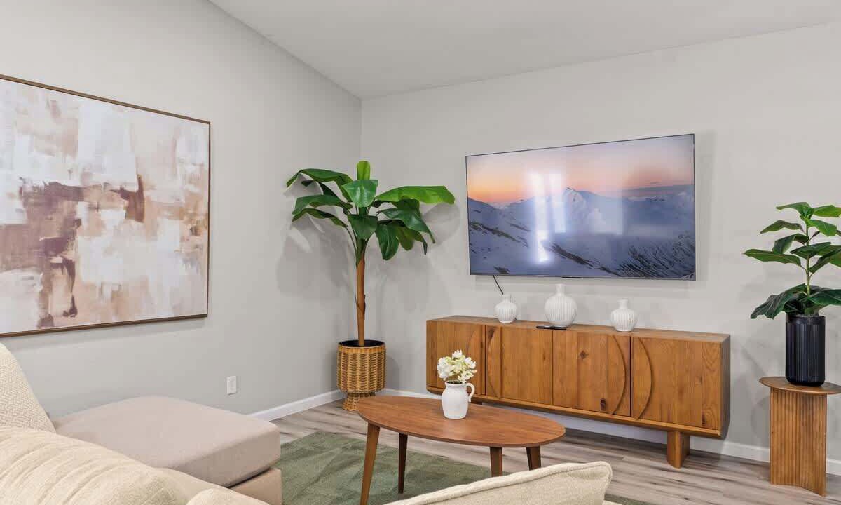 Photo of Livingroom in Biggs Field