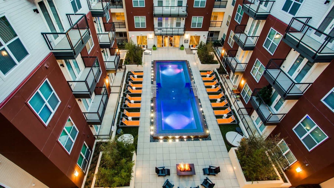 Photo of Outdoor in Uptown