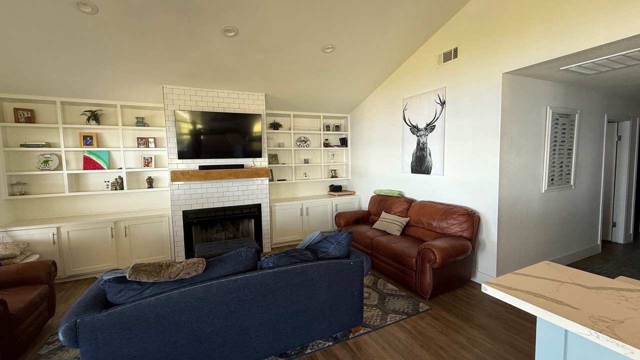 Photo of Livingroom in Robertson County