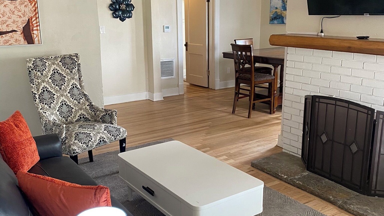 Photo of Livingroom in Raynolds Addition