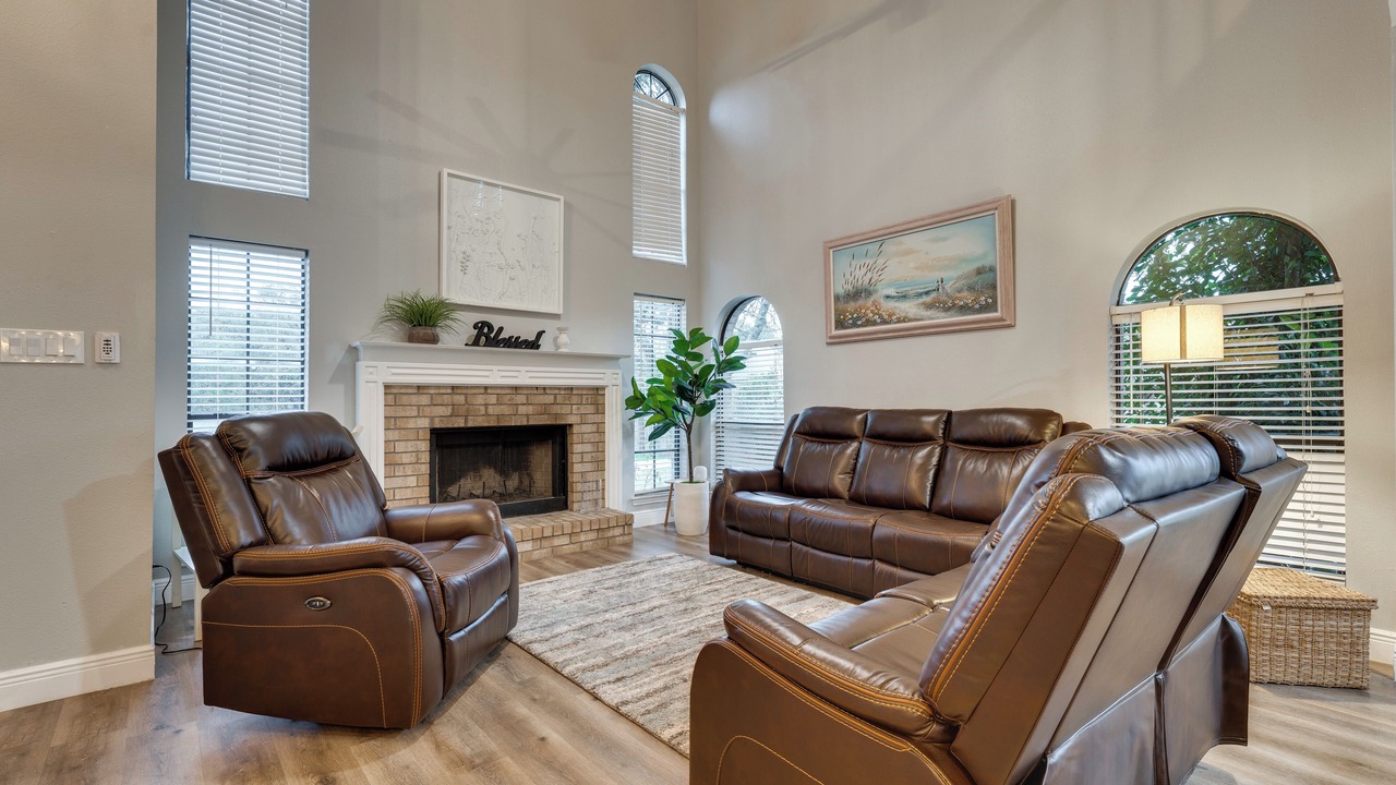 Photo of Livingroom in Encino Park
