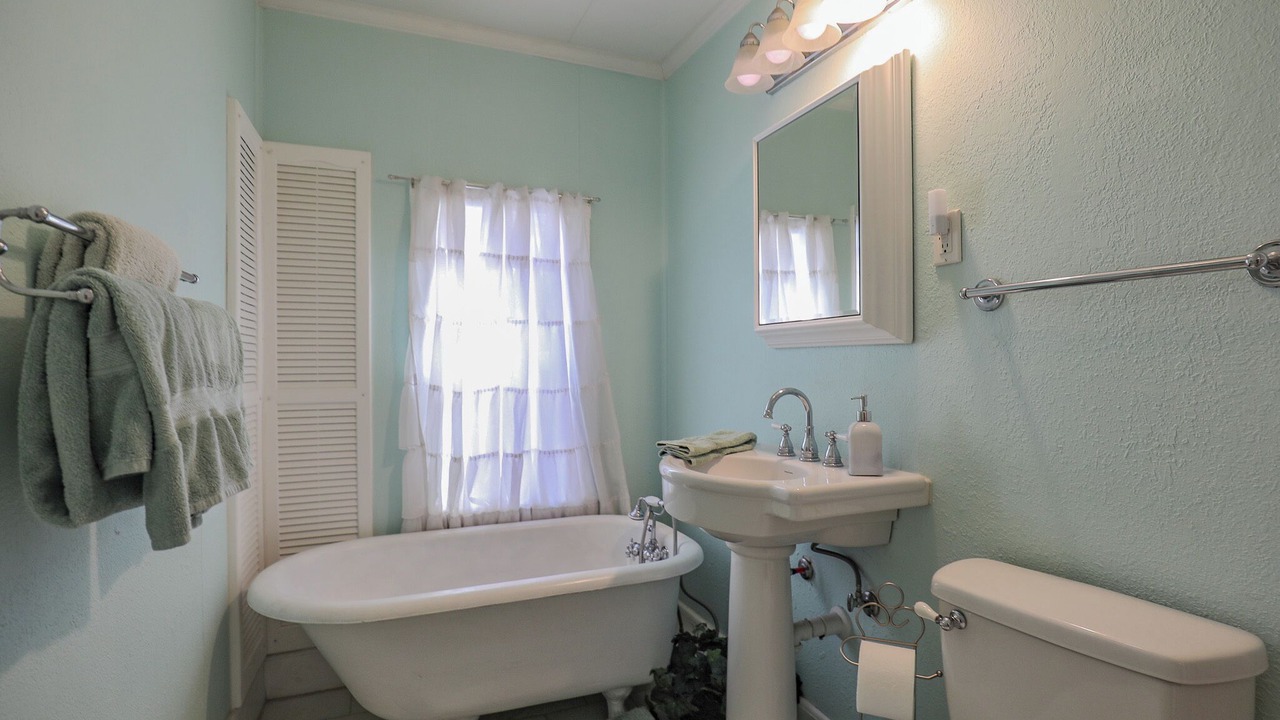 Photo of Bathroom in Cloudcroft