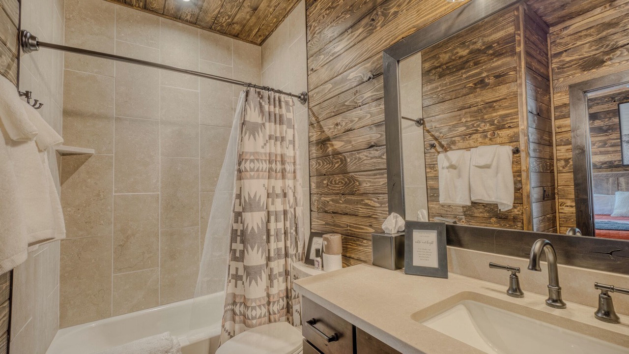 Photo of Bathroom in Ruidoso