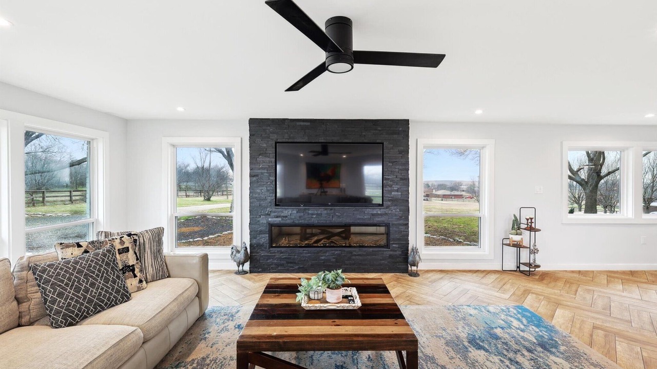 Photo of Livingroom in Sanger