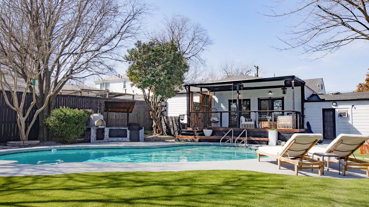Photo of Outdoor in Little Forest Hills
