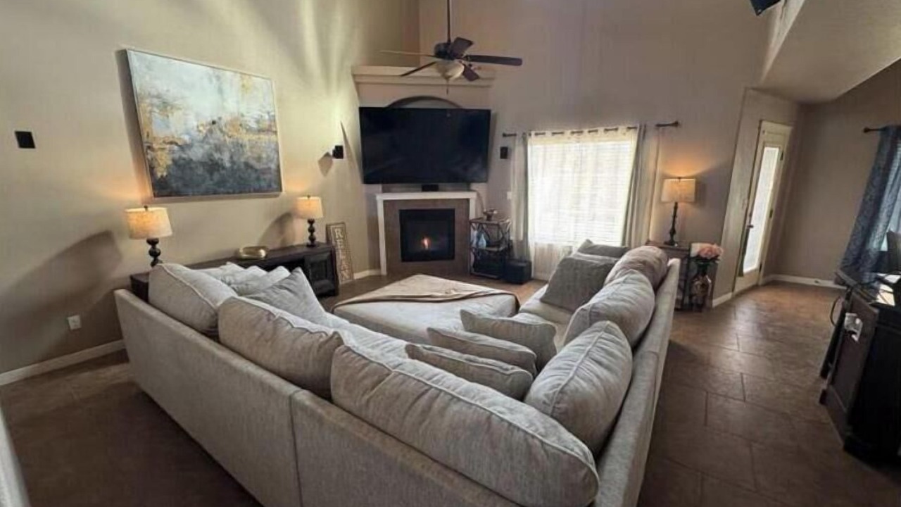 Photo of Livingroom in Biggs Field