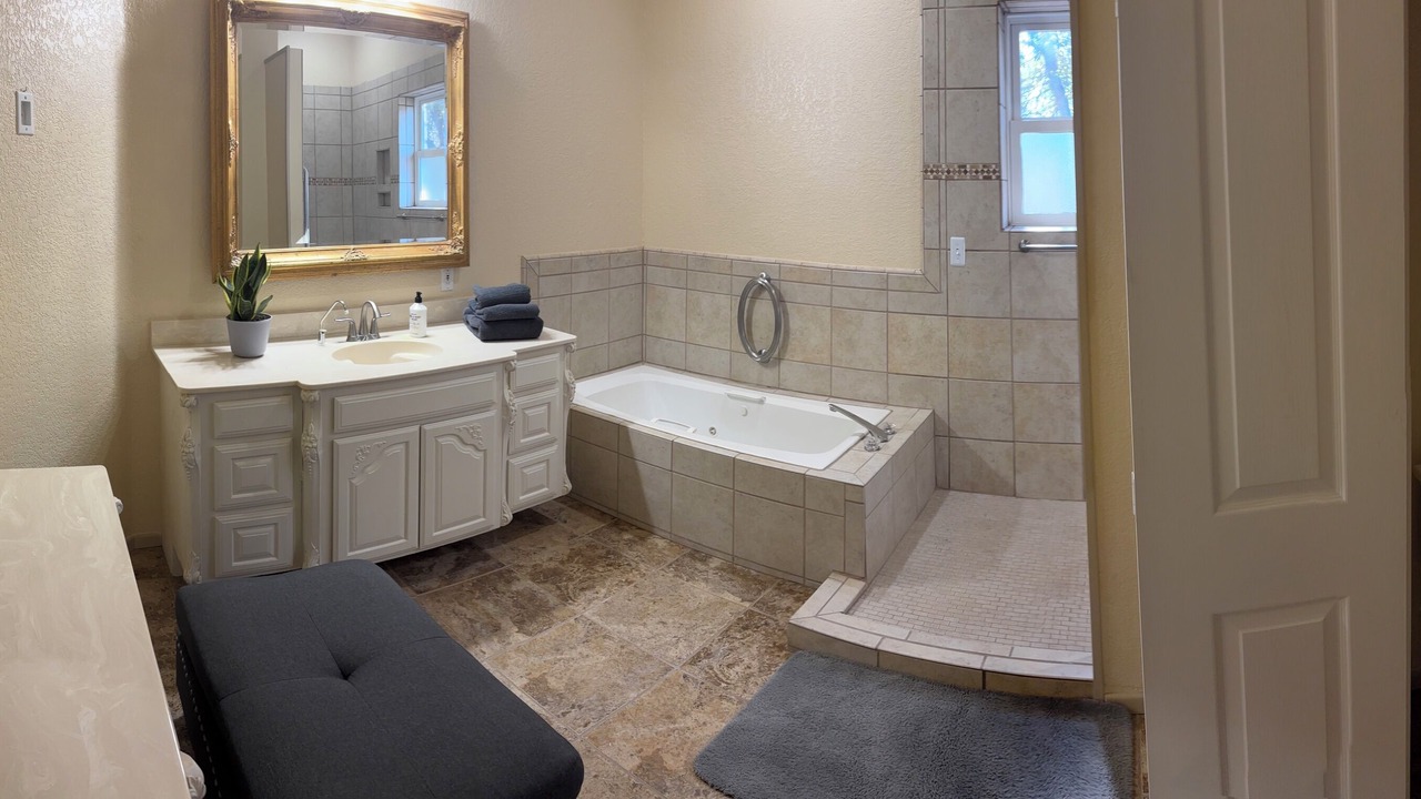 Photo of Bathroom in Granbury