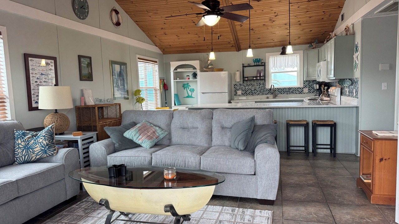 Photo of Livingroom in Jamaica Beach