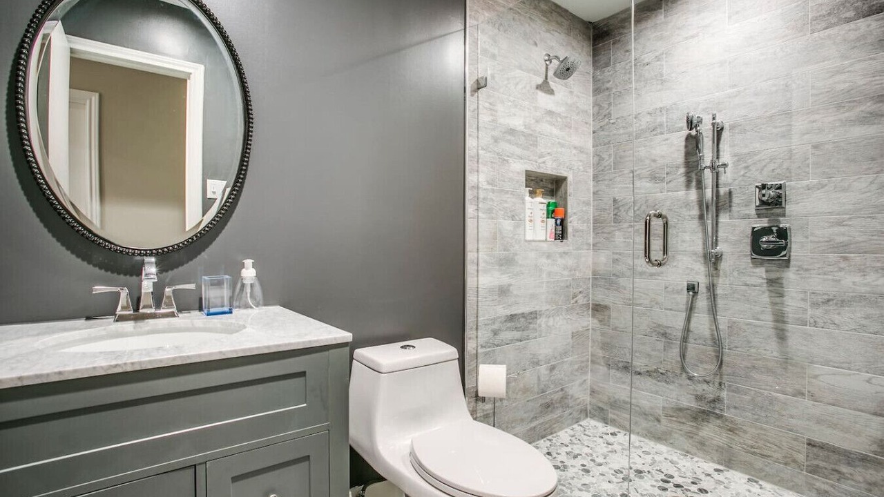 Photo of Bathroom in Park Central