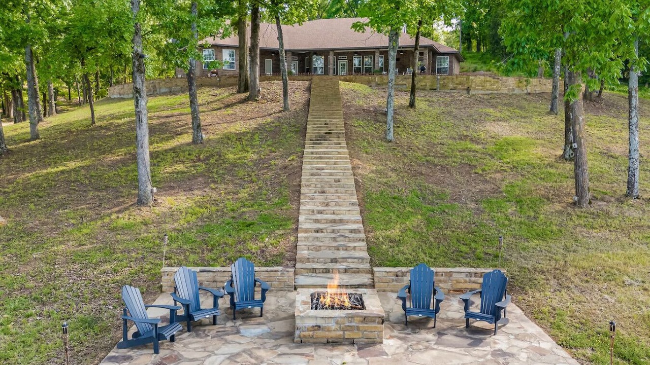 Photo of Outdoor in Dogwood