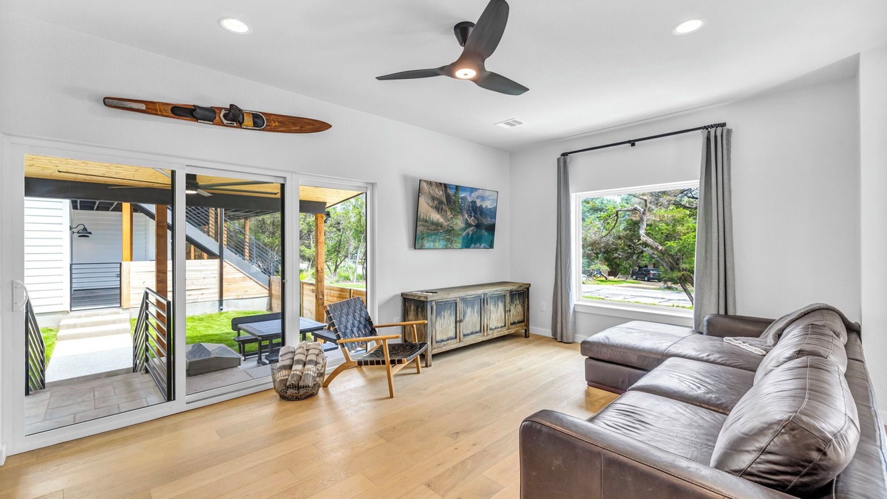Photo of Livingroom in Point Venture