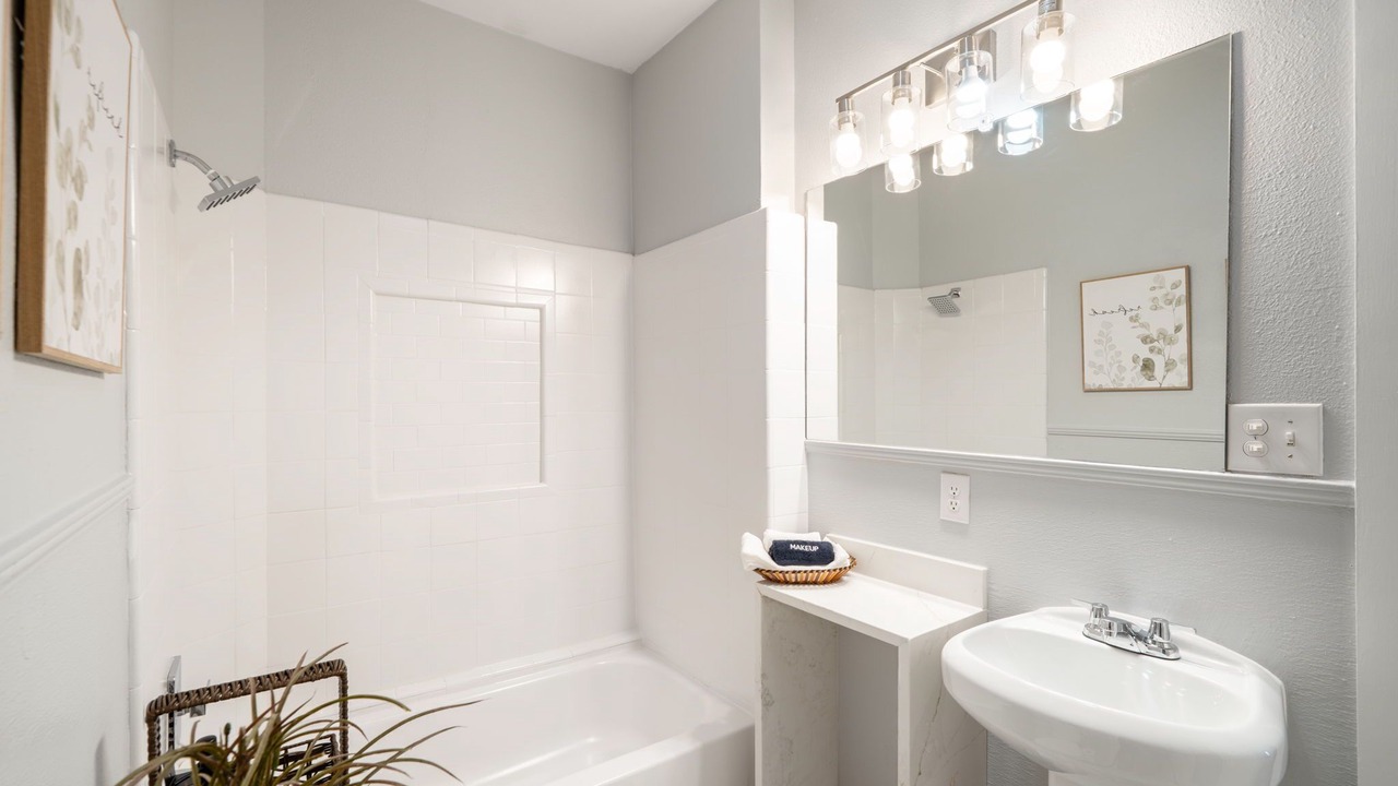 Photo of Bathroom in Government Hill