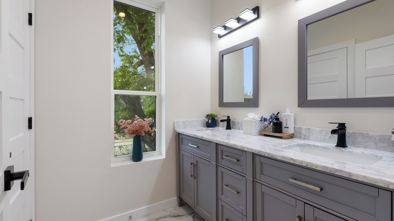 Photo of Bathroom in West Dallas