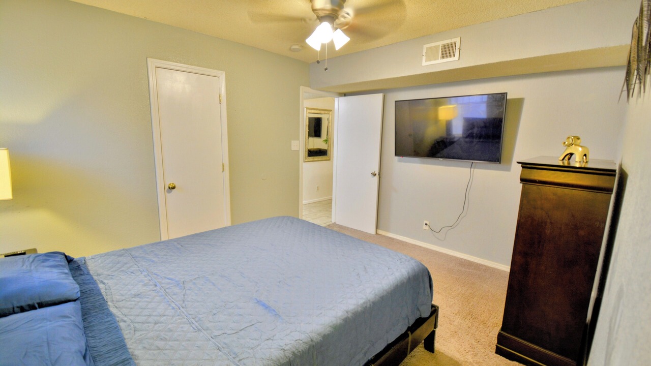 Photo of Bedroom in Biggs Field