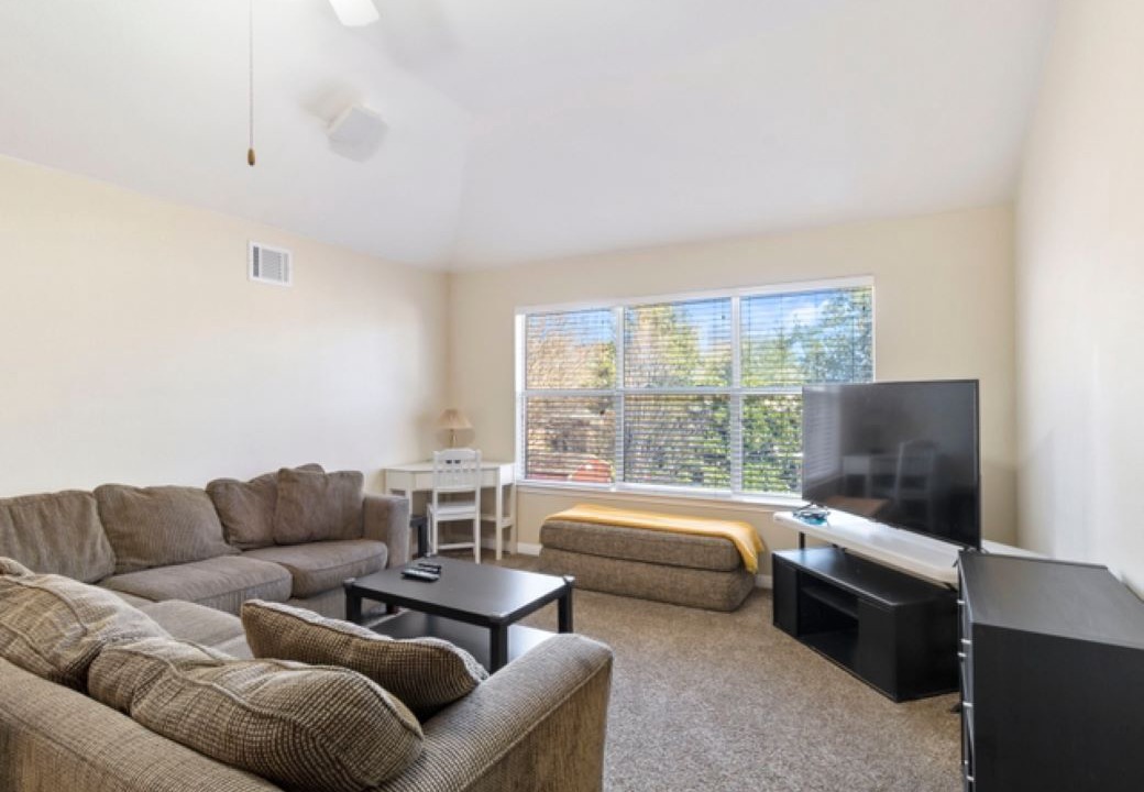 Photo of Livingroom in Scofield Farms
