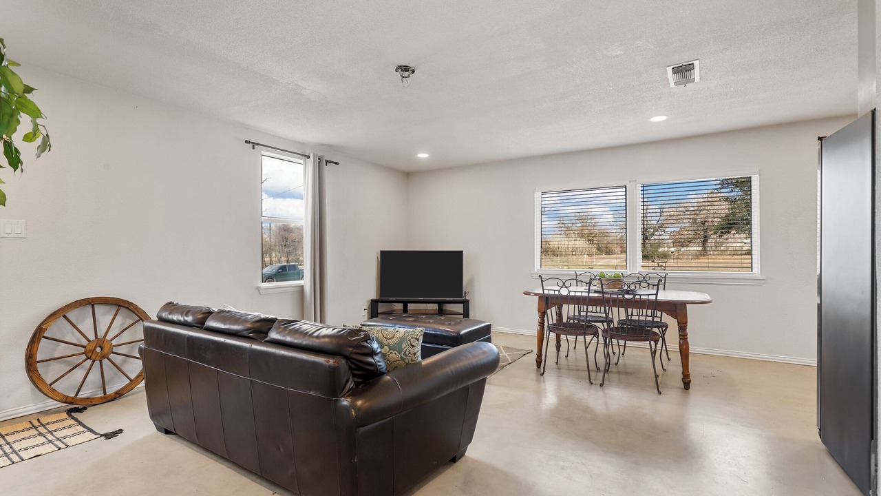 Photo of Livingroom in Springtown