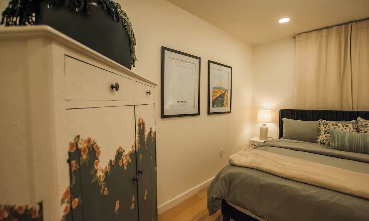 Photo of Bedroom in South Broadway