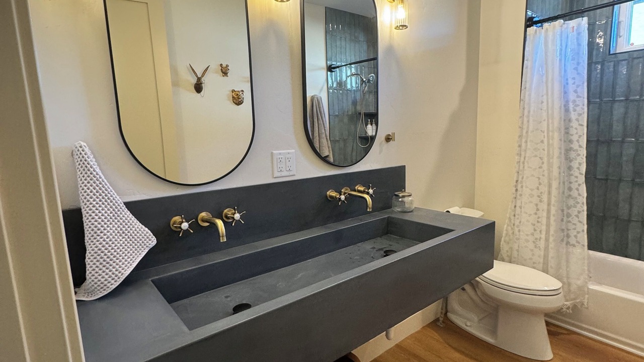 Photo of Bathroom in Purgatory