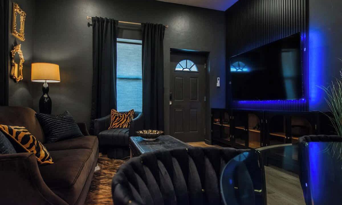 Photo of Livingroom in South Broadway