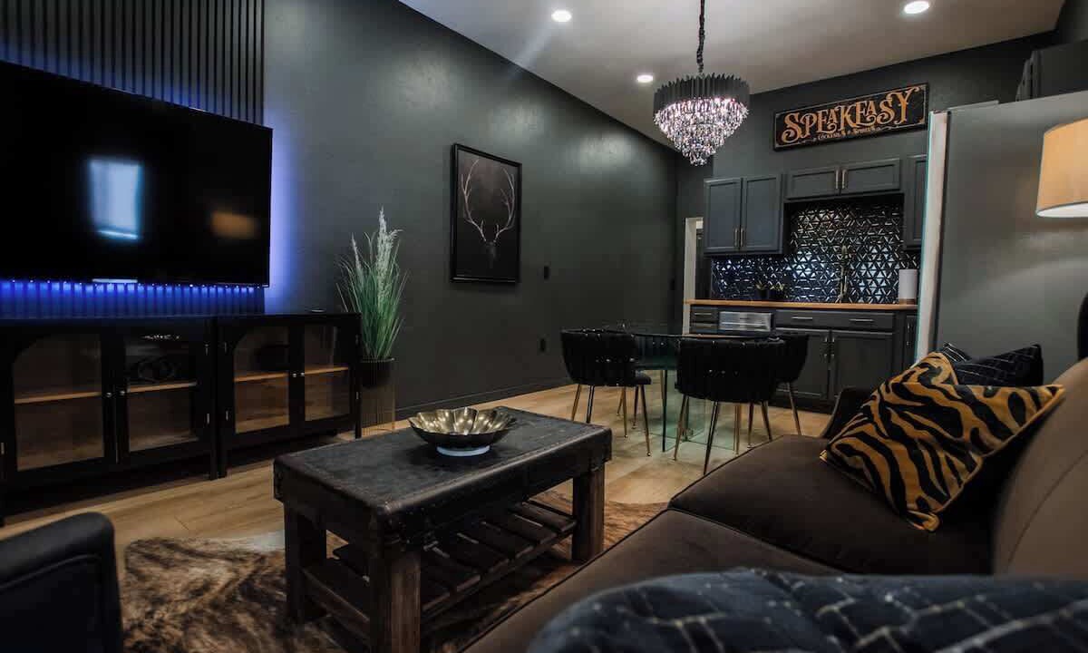 Photo of Livingroom in South Broadway