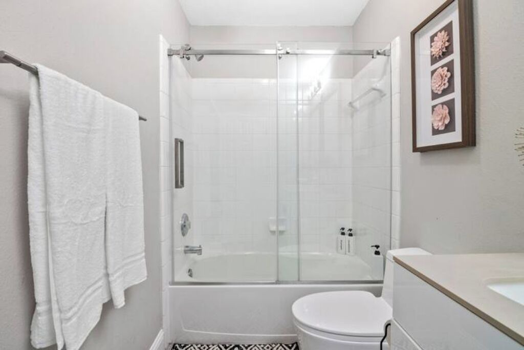Photo of Bathroom in Clodine