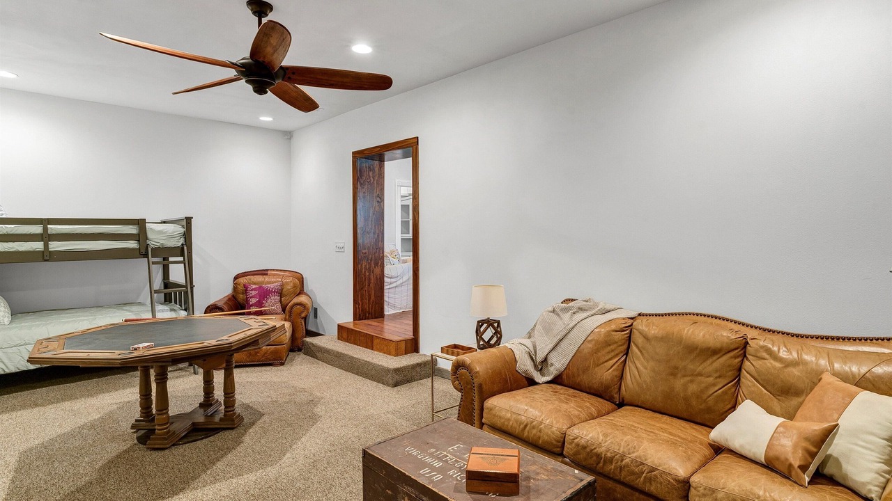 Photo of Livingroom in Glen Rose