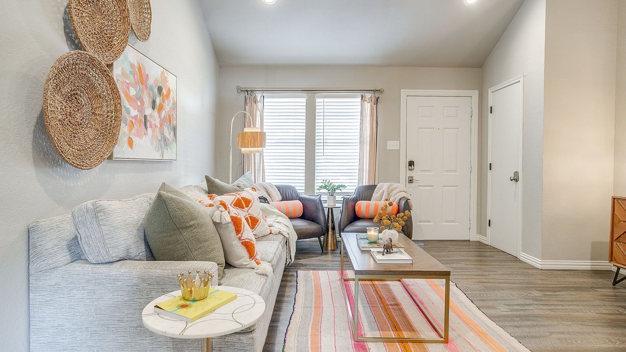 Photo of Livingroom in Westworth Village