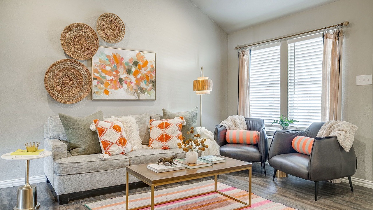 Photo of Livingroom in Westworth Village