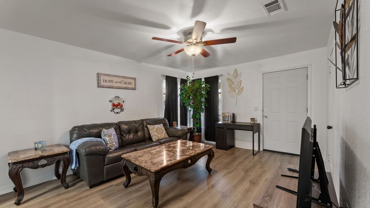 Photo of Livingroom in Mound