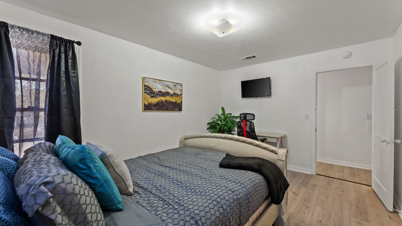 Photo of Bedroom in Mound